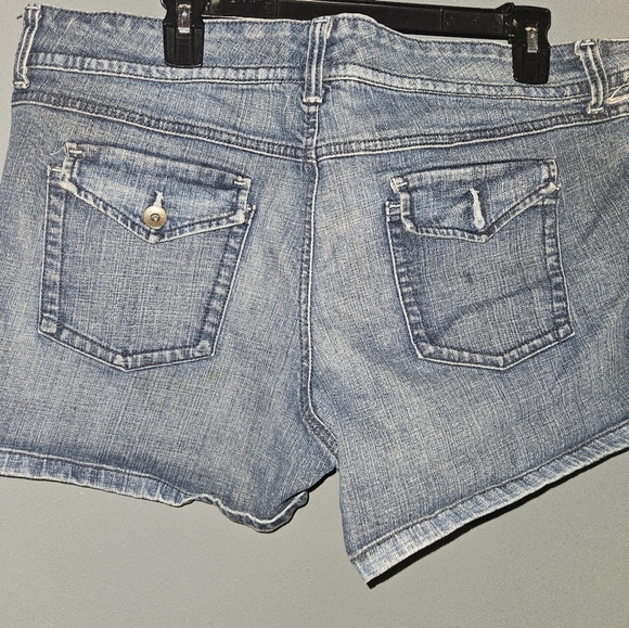 Torrid Womans Jean Shorts - Picture 9 of 10